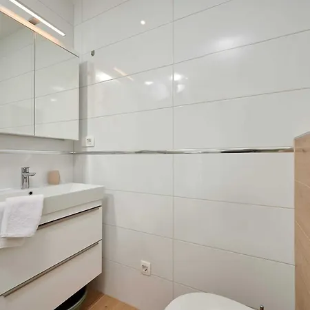 דירה Exclusive Okrug Gornji With Shared Pool