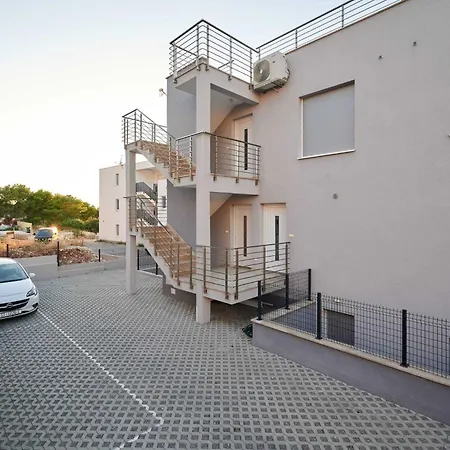 Appartamento Exclusive Okrug Gornji With Shared Pool Traù