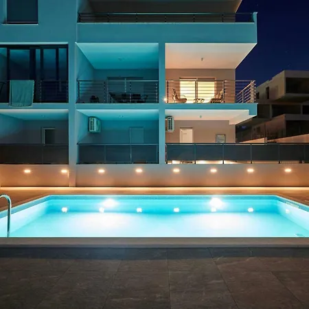 Exclusive Okrug Gornji With Shared Pool טרוגיר