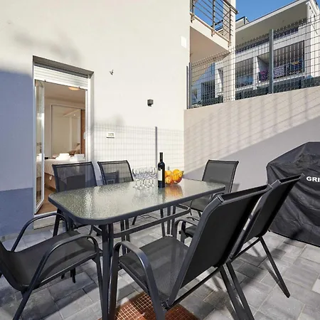 Lägenhet Exclusive Okrug Gornji With Shared Pool Trogir